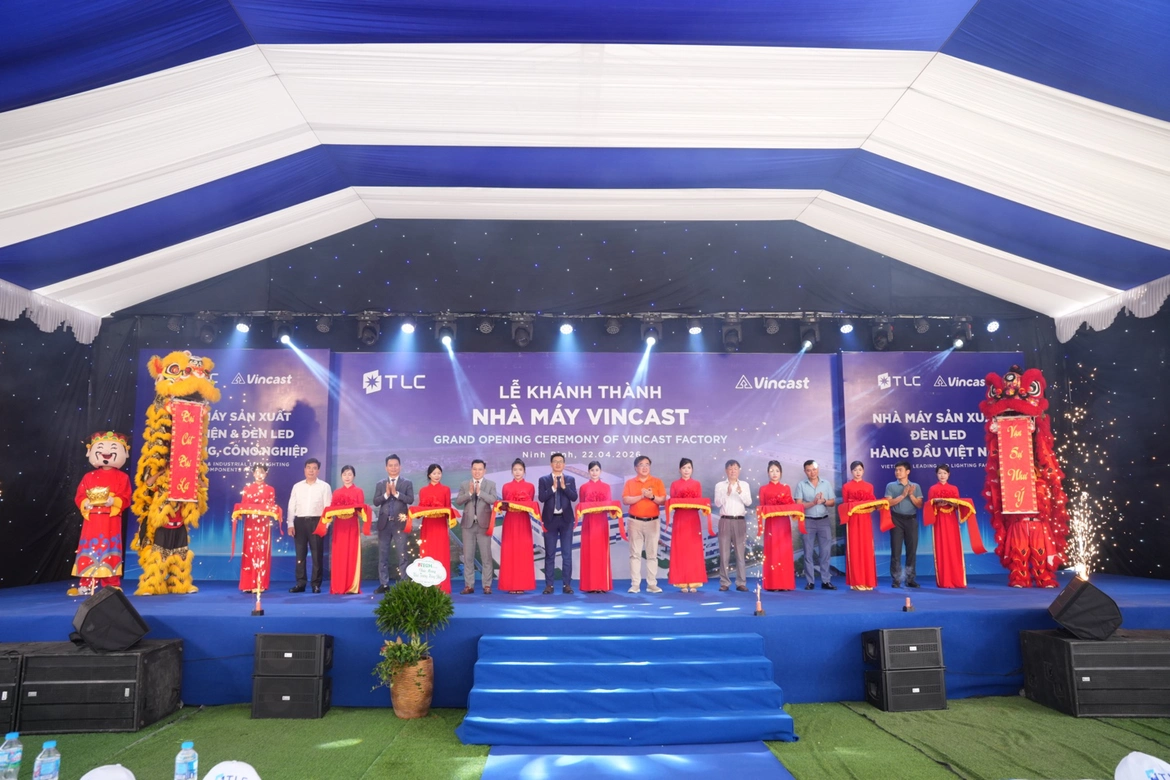  inauguration ceremony for the Vincast Factory in Ninh Binh