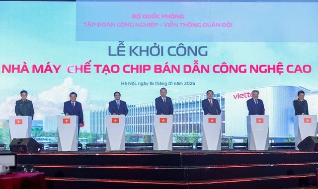 Party General Secretary To Lam, Prime Minister Pham Minh Chinh and delegates press buttoms to lauch the project, Ha Noi, January 16, 2026